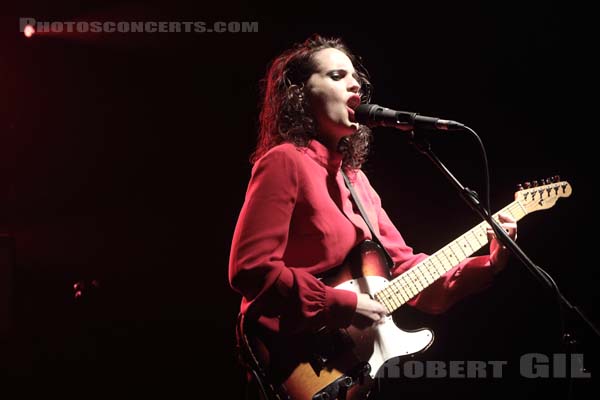 ANNA CALVI - 2019-04-04 - PARIS - Trabendo - 